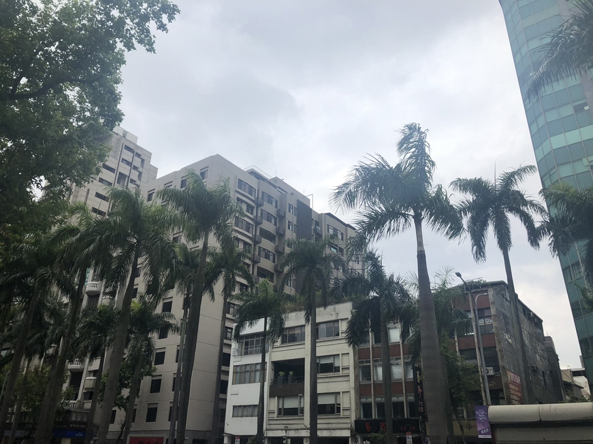 受到東北季風影響，北台灣早上低溫仍下探15度。 圖：張嘉哲/攝