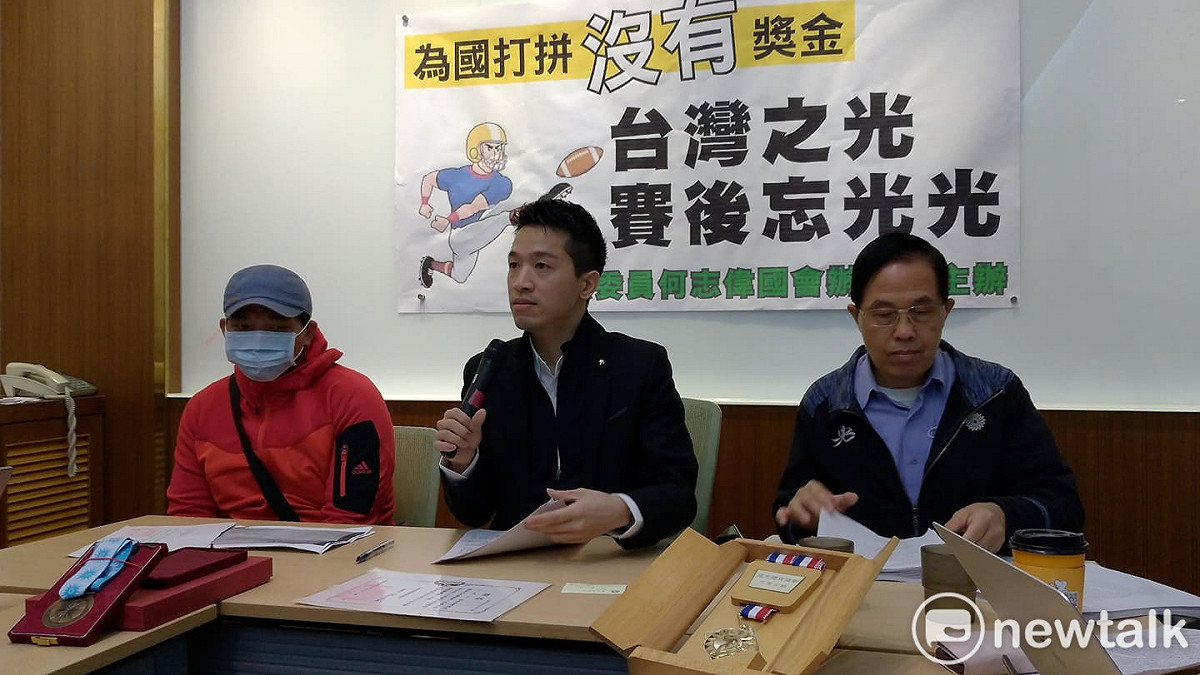 何志偉今天帶領陳情人召開記者會 圖:陳佩君/攝