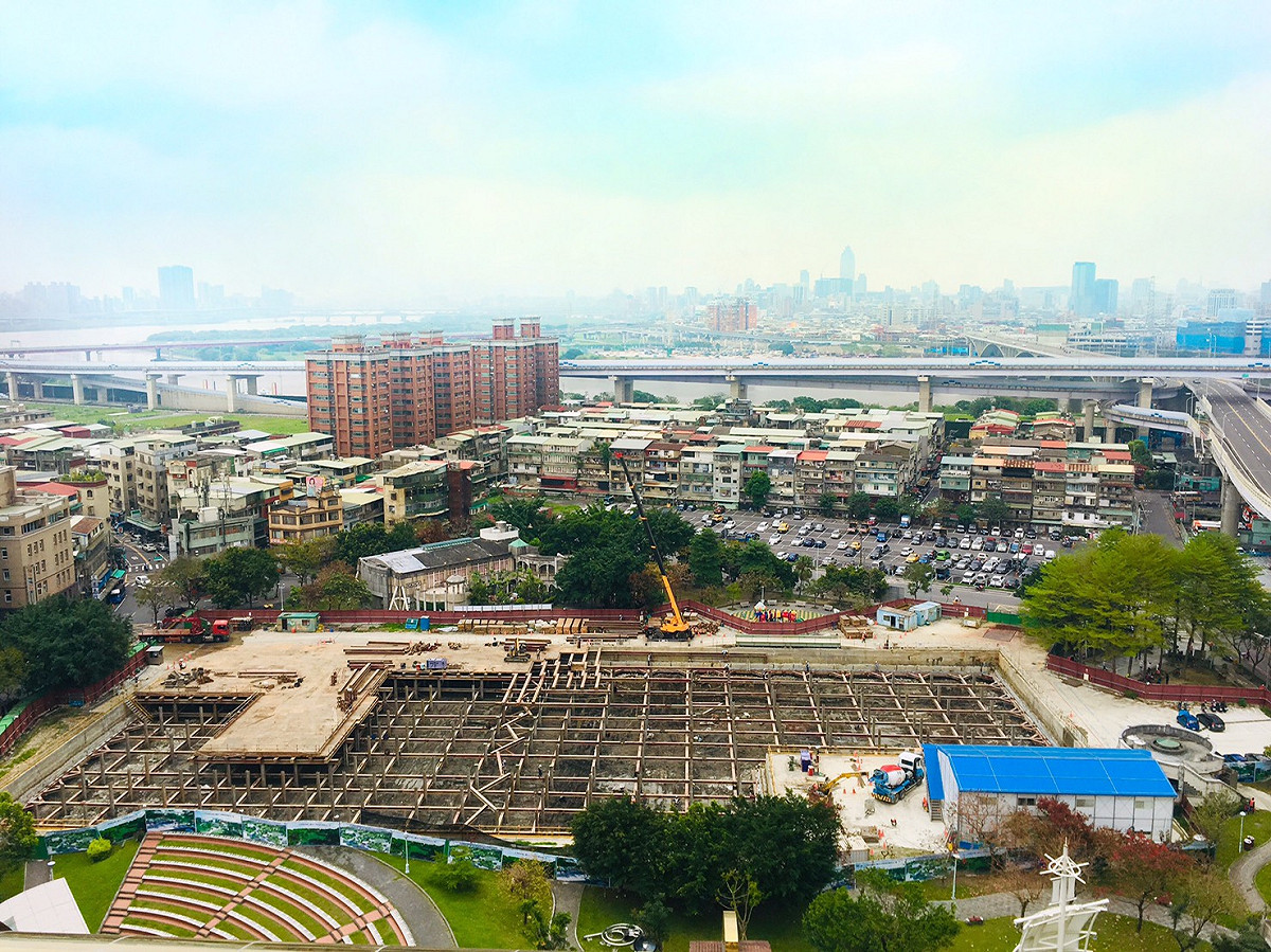 新北市政府斥資6.85億元在板橋音樂公園興建地下3層公共停車場，力拚明(109)年7月完工。 圖／新北市交通局提供