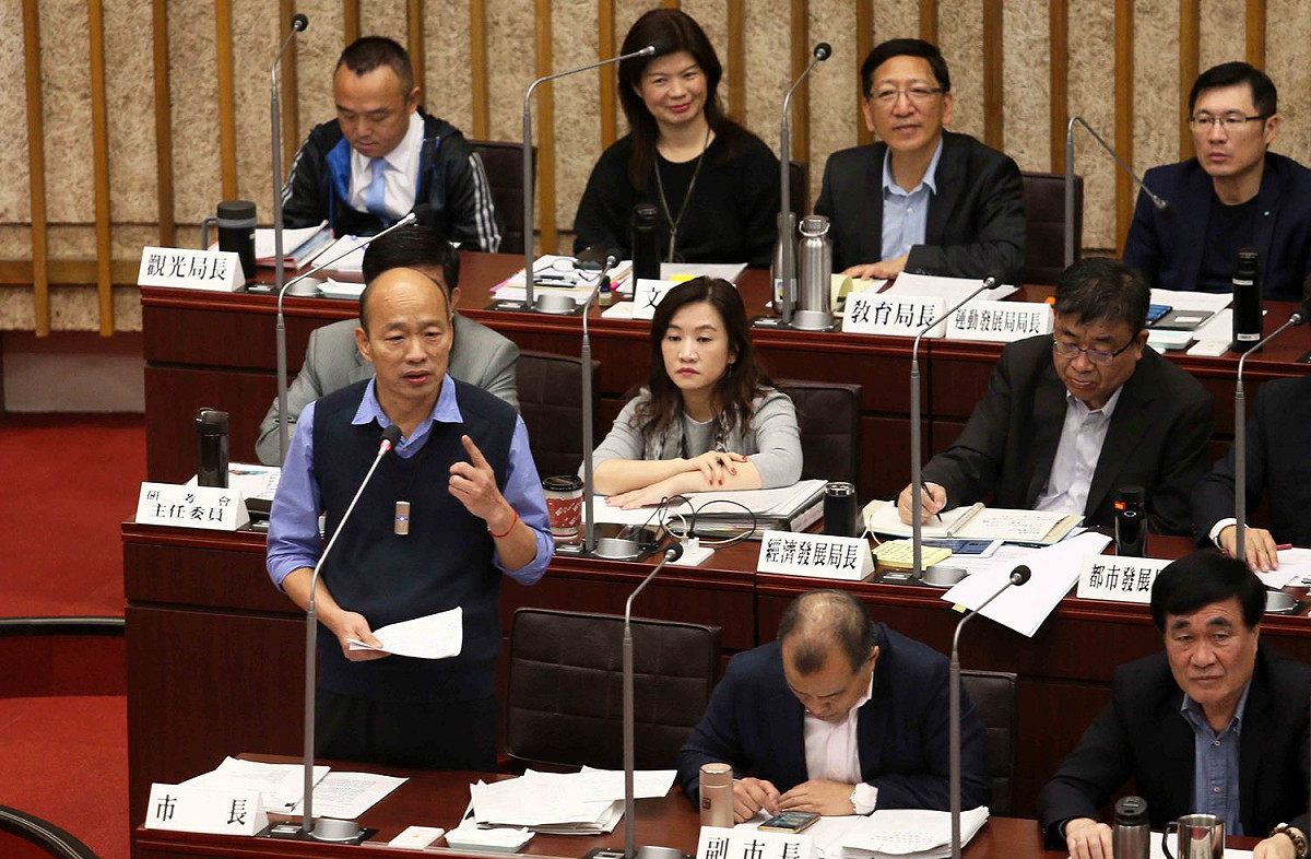 民進黨高市議員今質詢韓國瑜時表示，他們也想為高雄市民跟韓國瑜簽署MOU，簽約內容是「韓國瑜絕不會接受國民黨徵召、參選2020總統」。 圖：高雄市政府／提供