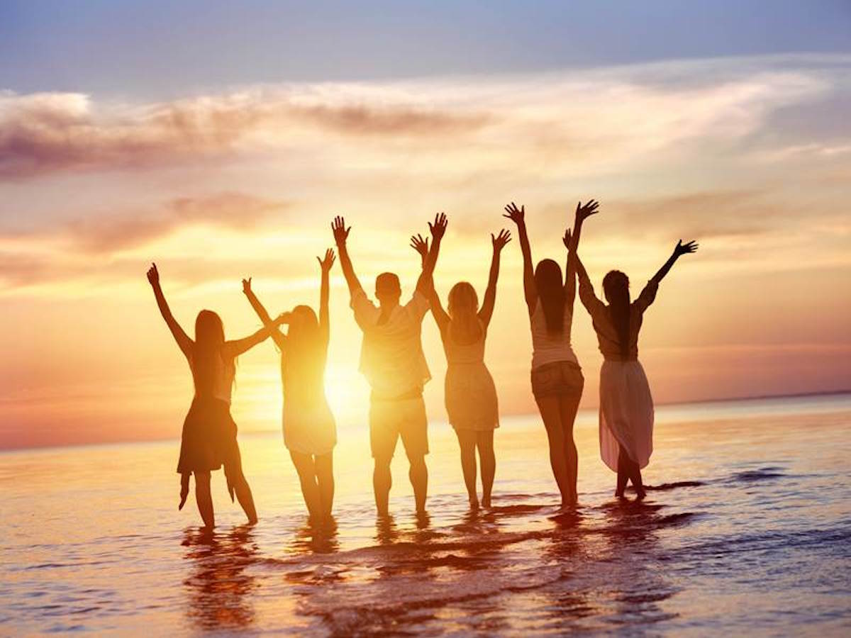 玩水時，團體行動最有趣，千萬別落單。 圖／shutterstock.com