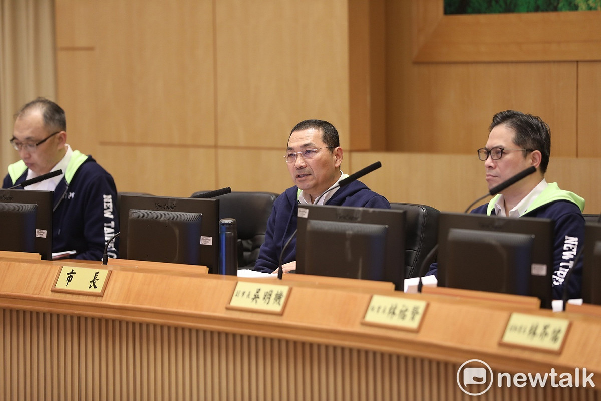 侯友宜表示，每一個地區的環境跟特性不一樣，要隨著民意調整步伐，希望首長們站在第一線「趴著接地氣」，傾聽民意，替民眾解決問題。 圖：林昀真/攝