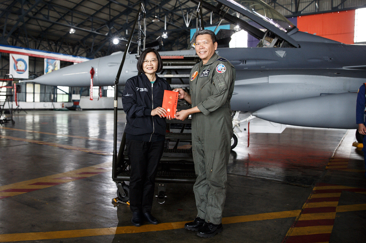 蔡英文總統4日視導空軍第四聯隊。 圖：軍聞社 / 提供（資料照片）