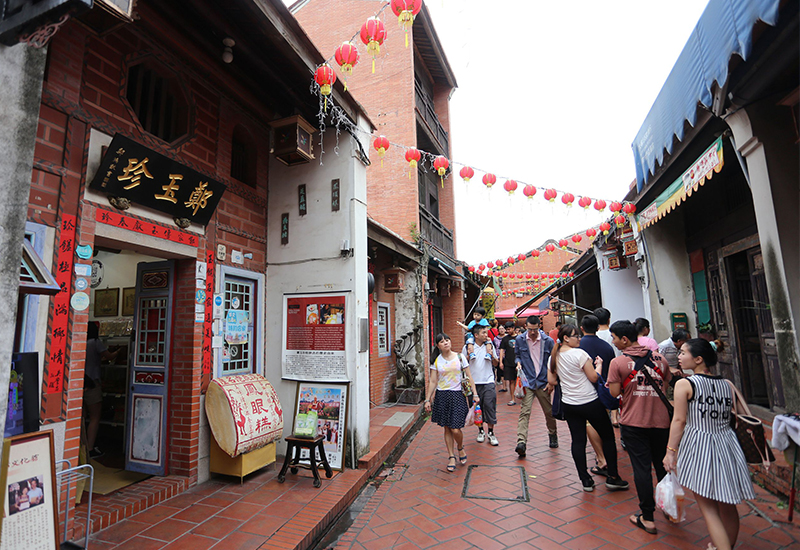 鹿港老街古樸的樣貌，帶給遊客充滿想像的畫面。 圖：取自彰化縣政府旅遊資訊網