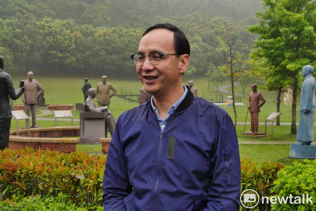 朱立倫表示，目前他並未接到副主席曾永權的電話告知吳朱會是否公開或不公開，重申自己「兩個全力」立場不變，建議黨中央應該透過公開方式，呼籲全黨團結一致。 圖：林昀真／攝