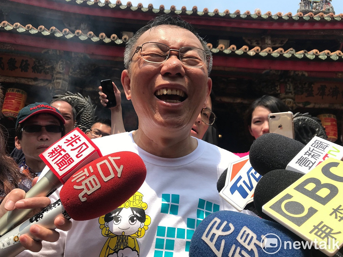 台北市長柯文哲受訪，直呼「全身痠痛」。 圖：周煊惠 ／攝