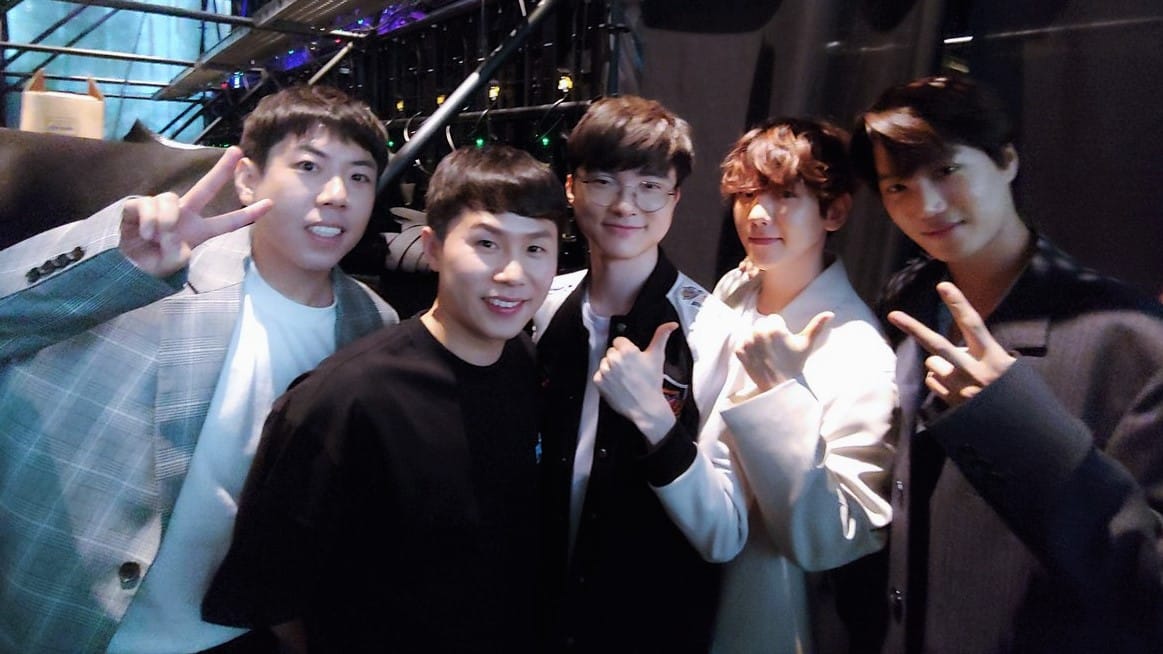 全球首批5G用戶誕生，SKT Faker、EXO伯賢都在列。 圖：翻攝自 T1 官方推特