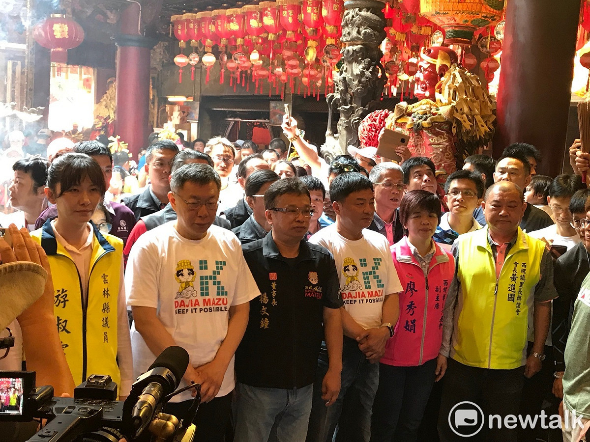 台北市長柯文哲在西螺福興宮參拜。 圖：周煊惠 ／攝