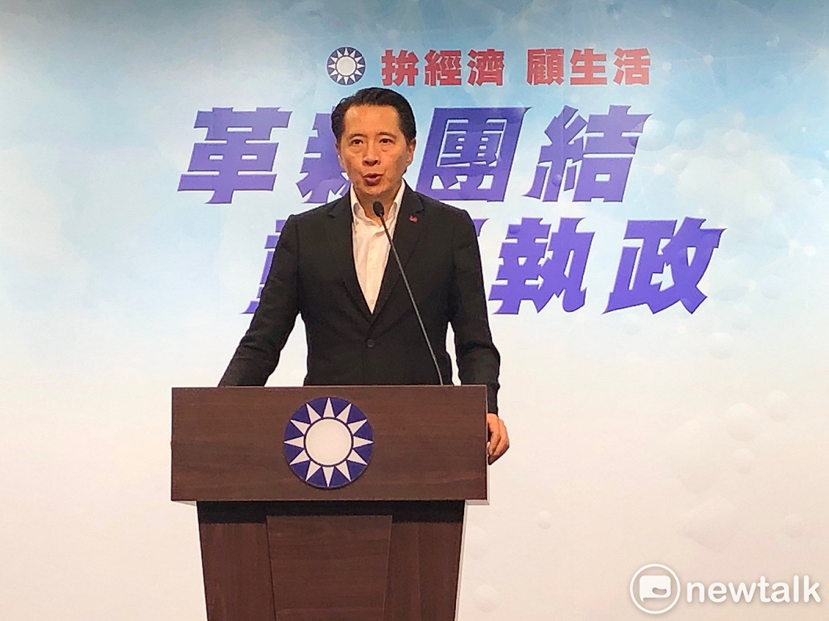 國民黨發言人歐陽龍下午轉述中常會內容。 圖：趙婉淳／攝