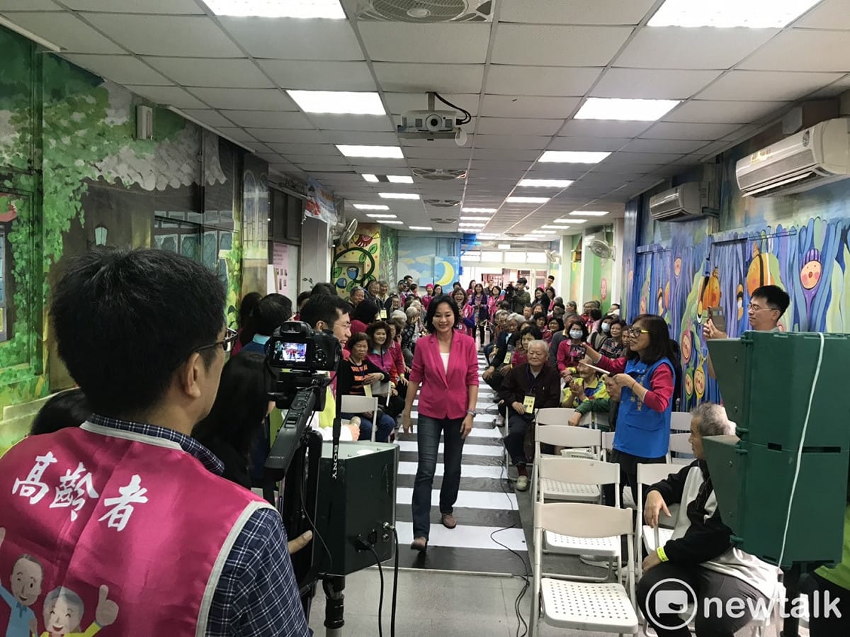 國民黨不分區立委柯志恩，現身「高齡長者用路安全」宣導活動。  圖：板橋區監理站提供