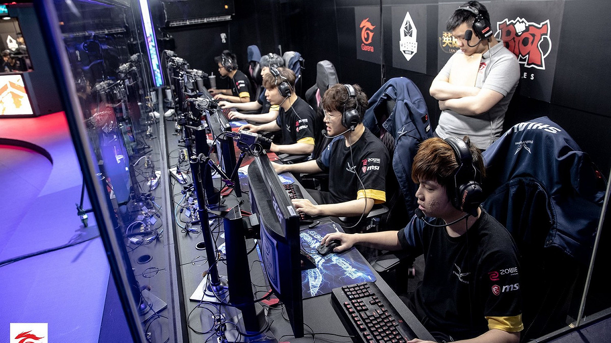 今（13）日閃電狼與ahq將爭奪總決賽門票 圖：翻攝自 Garena eSports  flickr