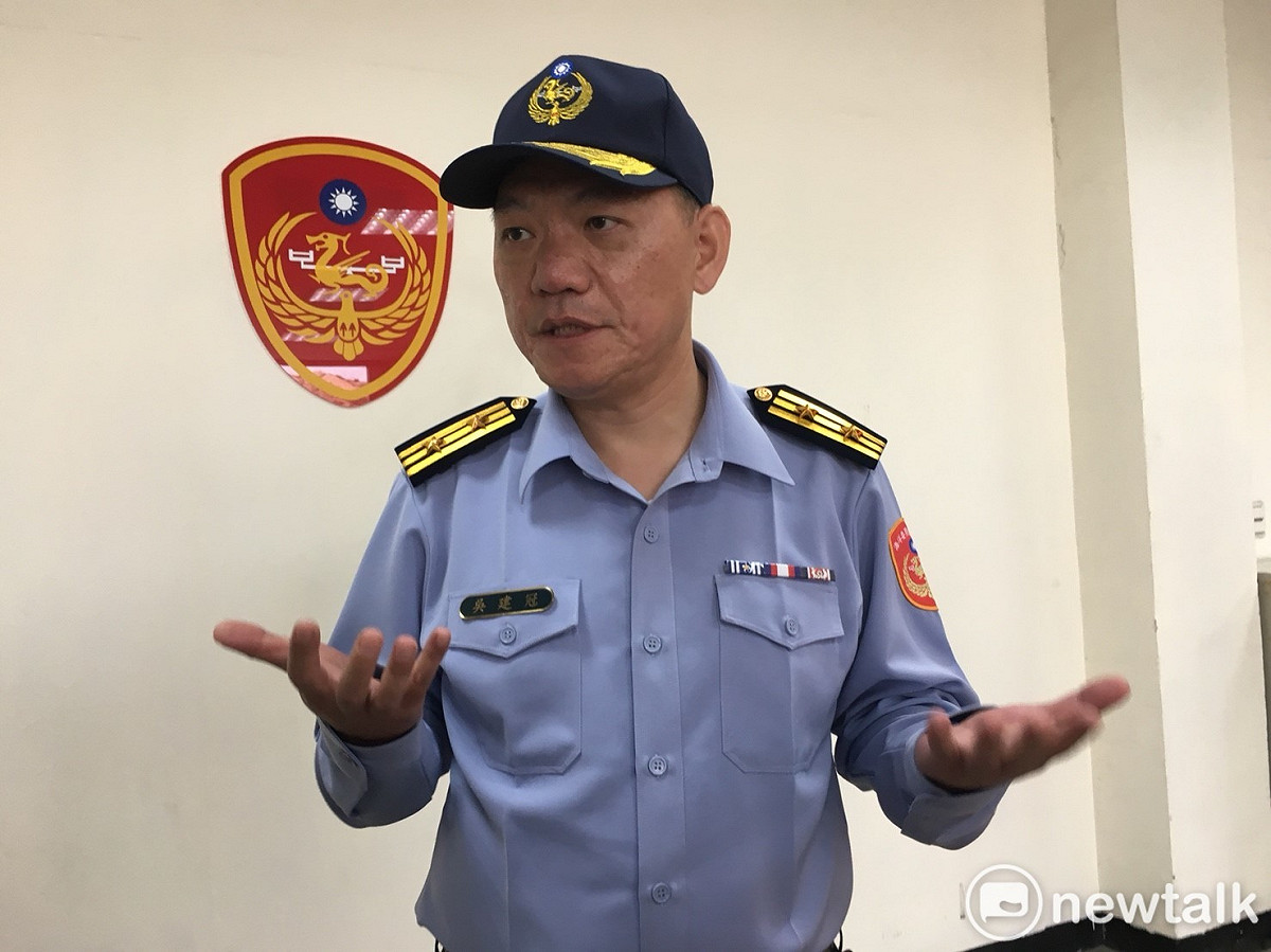 金馬澎分署第九岸巡隊隊長吳建冠表示，針對料羅商港內非洲豬瘟的防疫措施，將會執行兩種程序檢查貨物。 圖：陳沛婍／攝