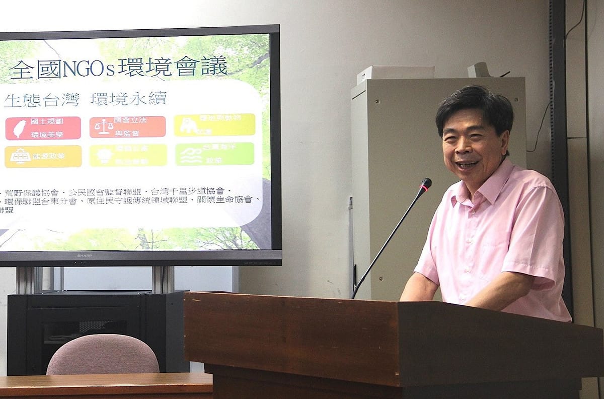 對於接受前考選部長林嘉誠的邀請，加入國政小組一事，交通大學土木工程學系教授劉俊秀今日立即澄清是誤會一場。 圖：翻攝自劉俊秀臉書專頁