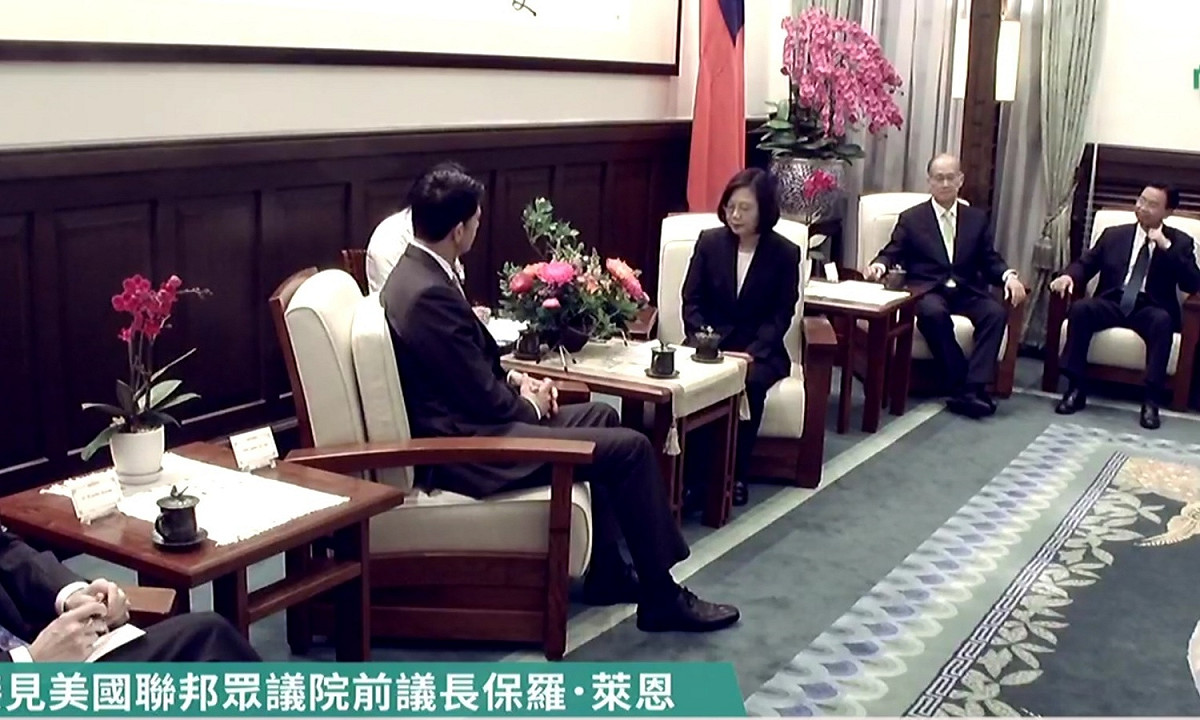 總統蔡英文今（15）日接見美聯邦眾議院前議長萊恩。 圖：翻拍自蔡英文臉書