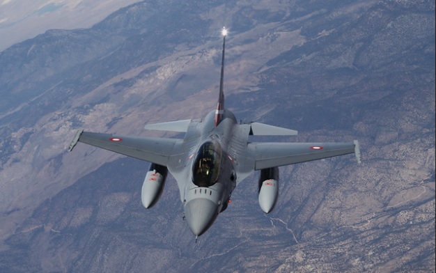 F-16戰機是現役西方戰鬥機中，產量最大、最重要的機種，製造超過4500架，人員培訓與後勤支援相當重要。 圖：翻攝自洛克希德馬丁公司flickr