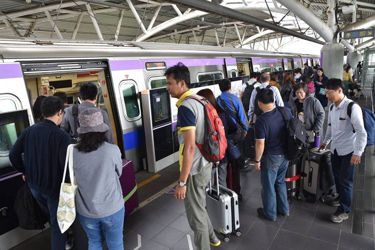 桃園機場捷運今日上午發生號誌異常，共計有11列車受影響延誤（資料照）。 圖：桃園捷運公司/提供