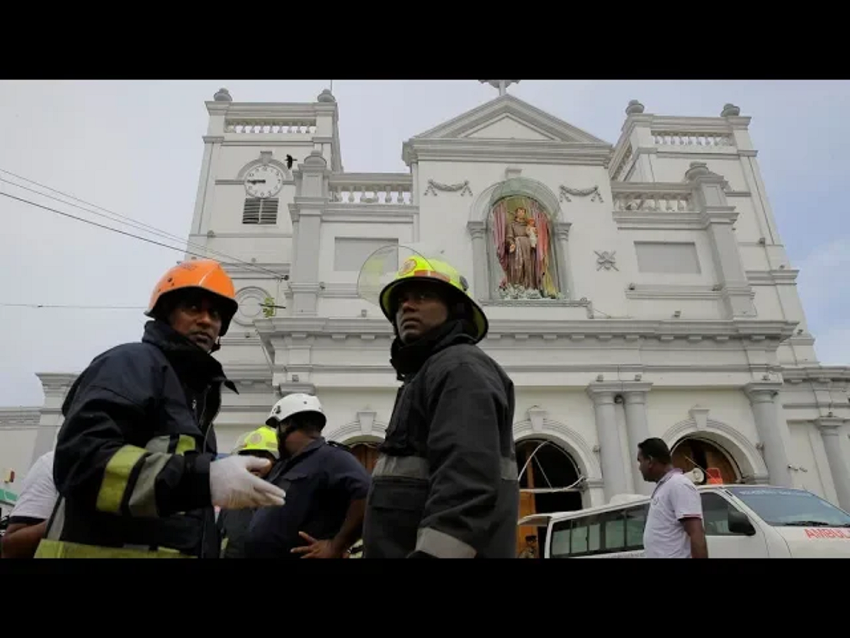 根據報導，爆炸案集中發生在高檔旅館和當時正舉行復活節儀式的教堂，死者包含數十名外籍人士，國籍已知有英國、荷蘭和美國。 圖：翻攝自Youtube