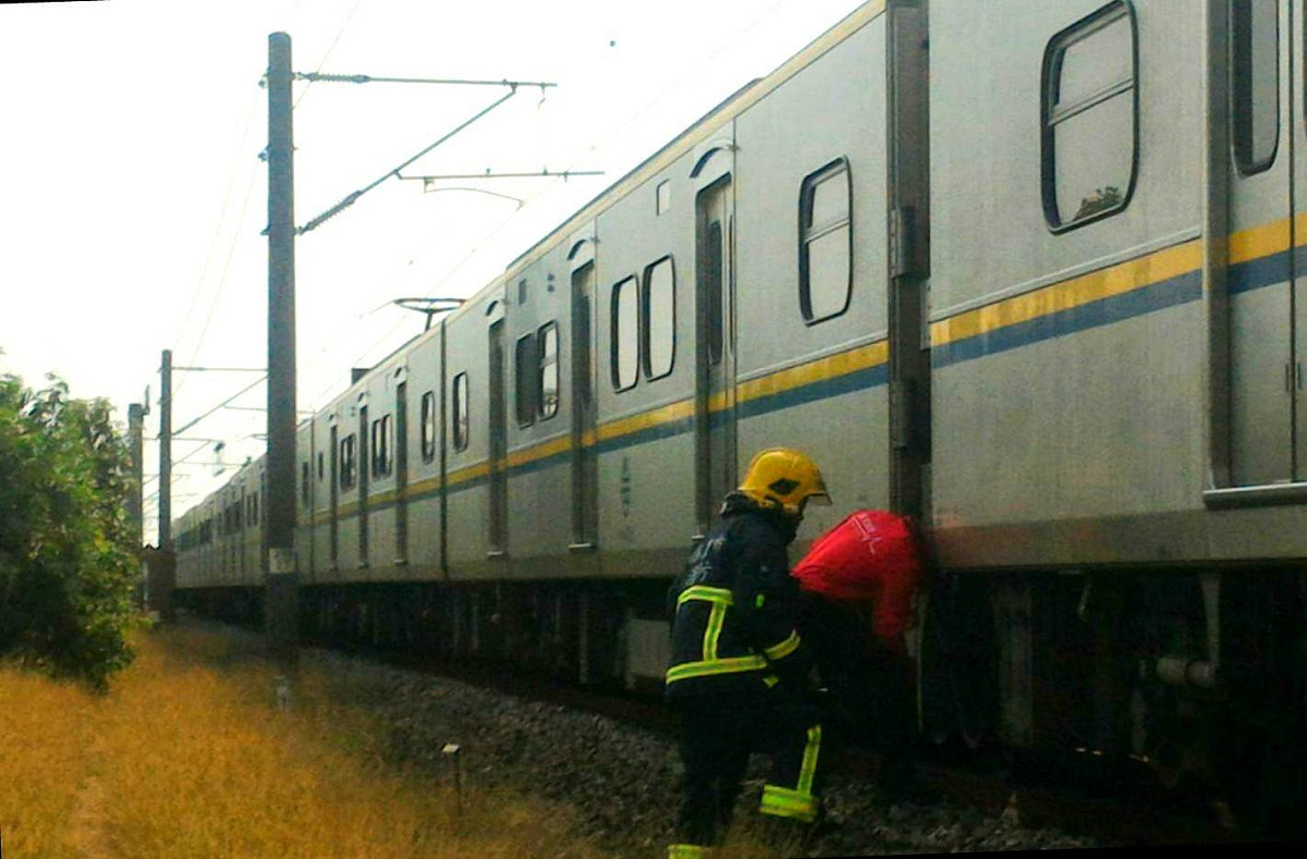台鐵1131次區間車在富岡站南邊站端路線84K+400處造成東、西正線電車線故障，事故原因調查中，預計中午12點恢復單線雙向通車。 圖：台鐵/提供（資料照）