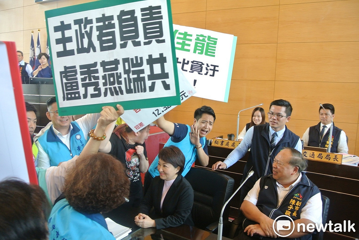 台中市議會為了花博虧損是誰的責任吵成一團，盧秀燕則氣定神閒的說「我概括承受」。 圖：唐復年/攝