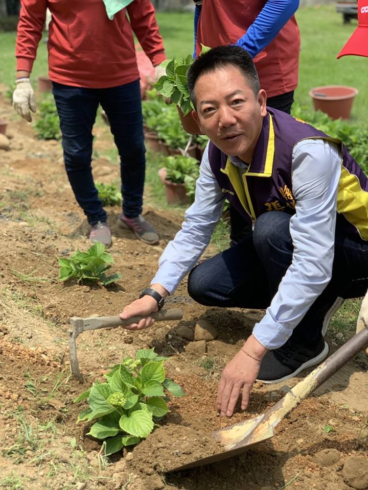 農民出身的張瀚天認為自己最能接地氣。 取自張瀚天臉書