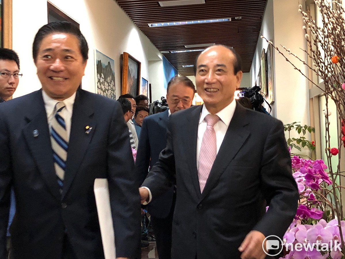 王金平上午在親民黨團總召李鴻鈞陪同下，與日本前防衛副大臣長島昭九眾議員一行6人會面。 圖：趙婉淳／攝