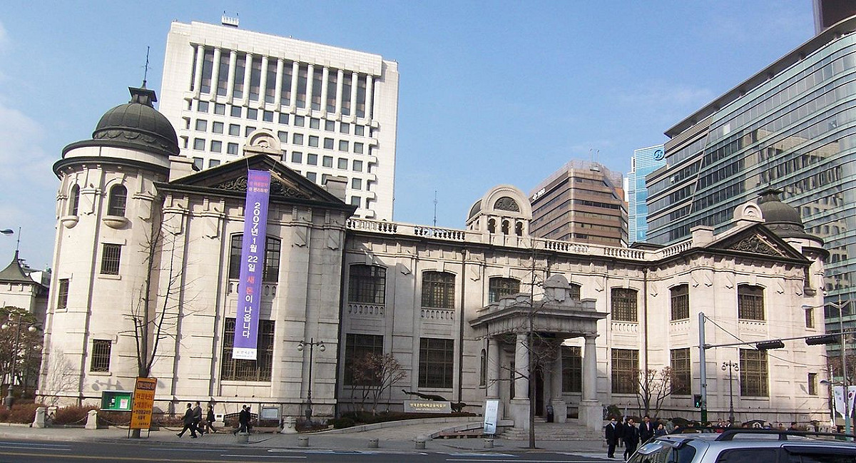 南韓首季GDP意外較上季衰退0.3%，引發各界關注。 圖：南韓中央銀行/維基百科