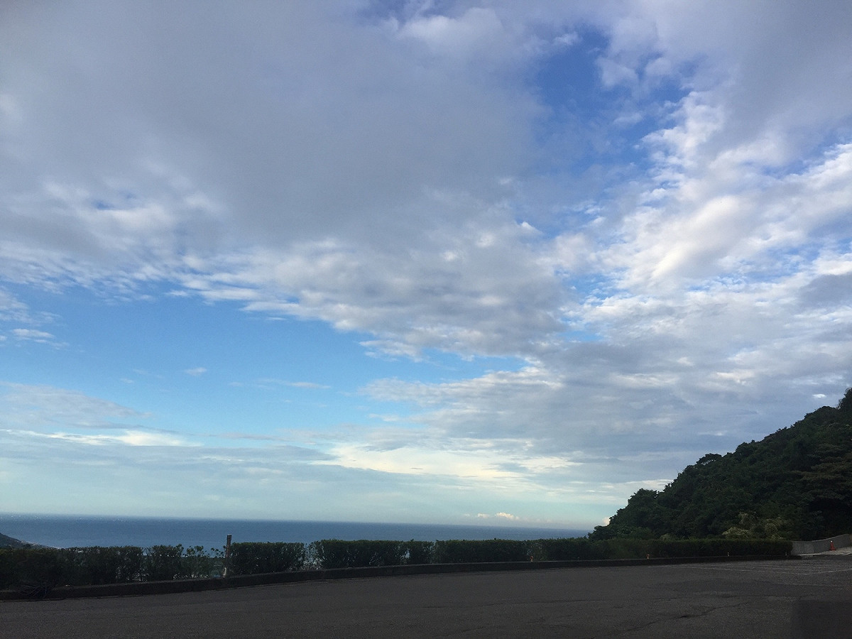 白天依舊維持溫暖舒適，高溫約27至30度，但日夜溫差大。 圖：葉宜哲/提供