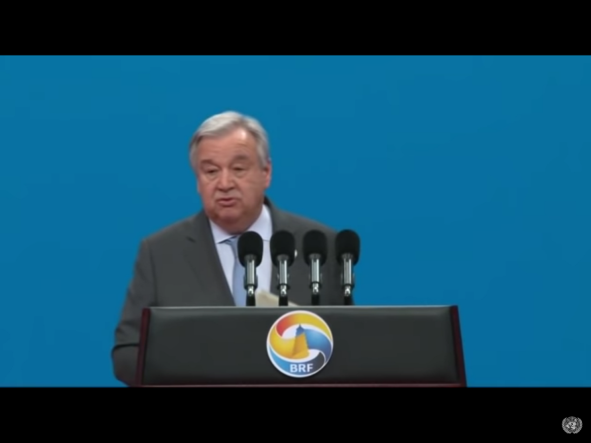 古特瑞斯（Antonio Guterres）26日在北京一帶一路國際合作高峰論壇場邊會晤中國國家主席習近平。然而聯合國消息人士說，古特瑞斯在另一場與中國外交部長王毅的會談中提到新疆的情況。 圖：翻攝自Youtube