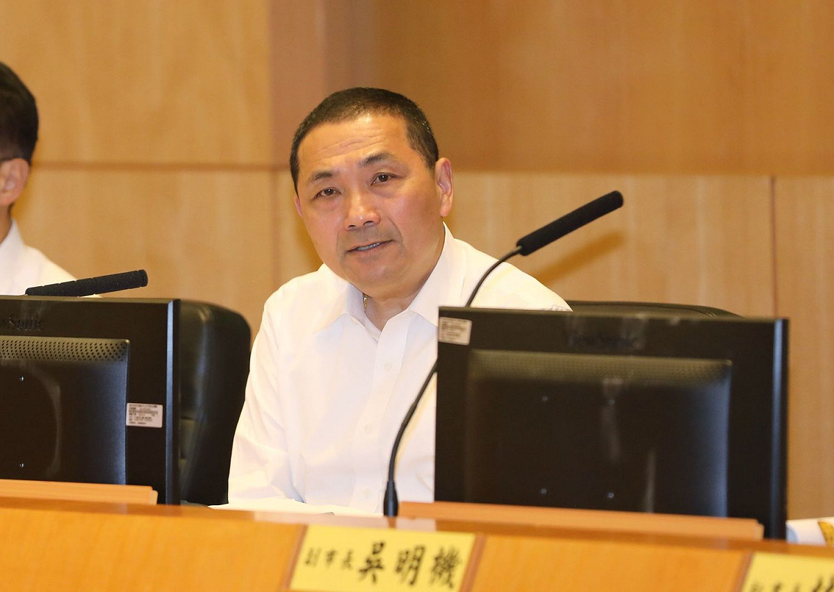 新北市長侯友宜今早在市政會議宣布，新北設籍400萬人口達標。  圖：王峻昌/攝