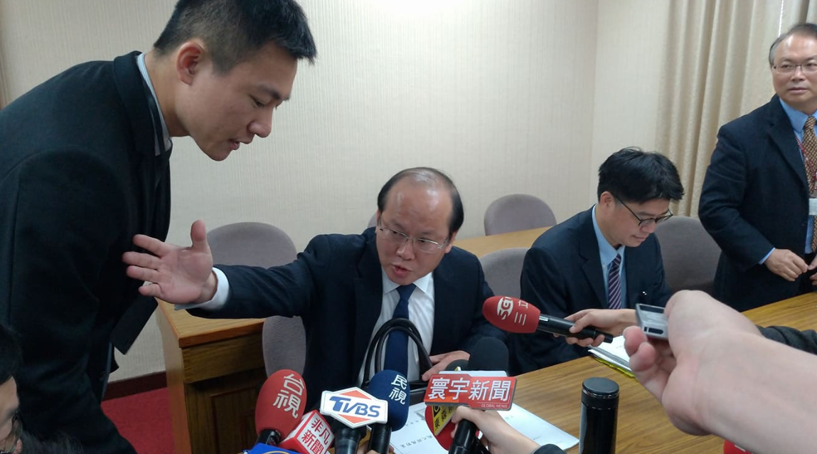 國安局副局長陳文凡今天在外交及國防委員會備詢。 圖：陳佩君/攝