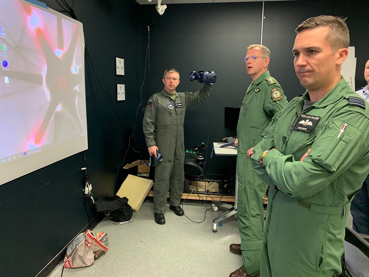英美空軍都靠這招！VR培訓戰機飛行員漸成國際趨勢