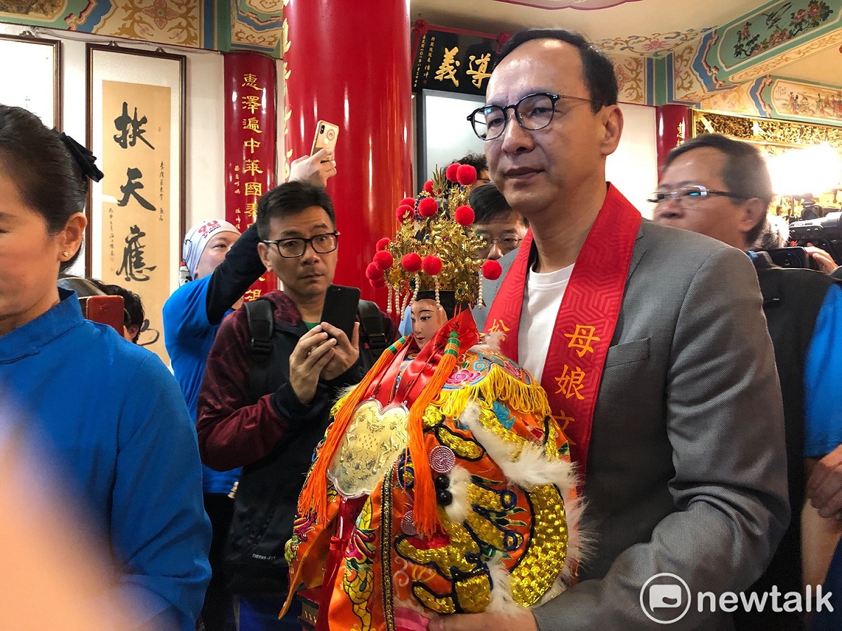 前新北市長朱立倫上午出席2019台北母娘文化季保民遶境嘉年華。 圖：趙婉淳／攝