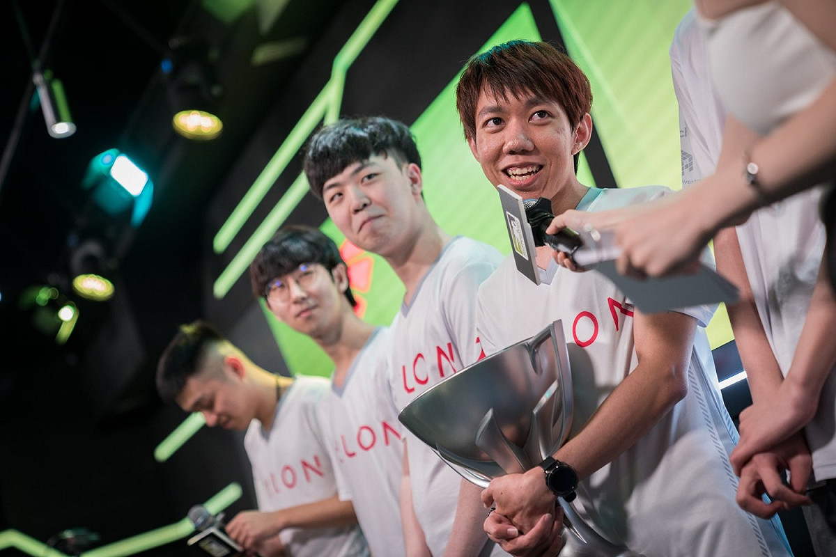 Talon Esports奪隊史第二座冠軍。 圖：翻攝自暴雪電競臉書