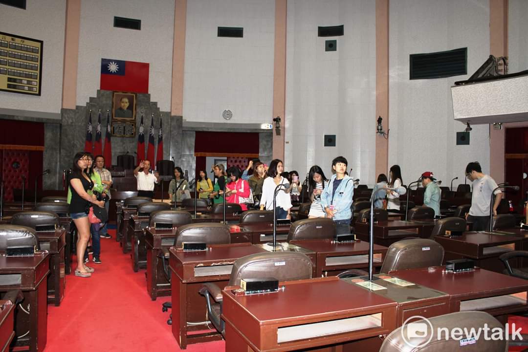 省議會議事廳已成古蹟。 唐復年/攝