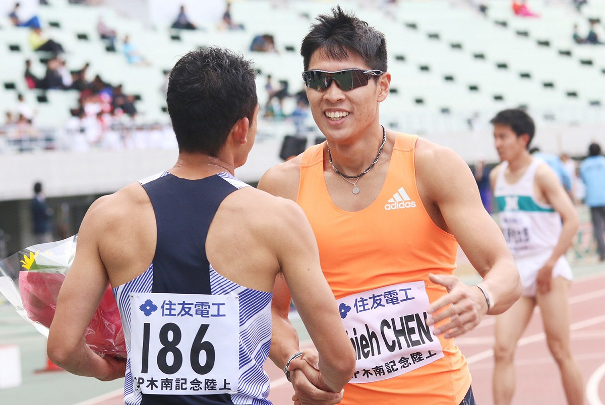 我國「跨欄王子」陳傑(右)。 圖／Charles Sports提供