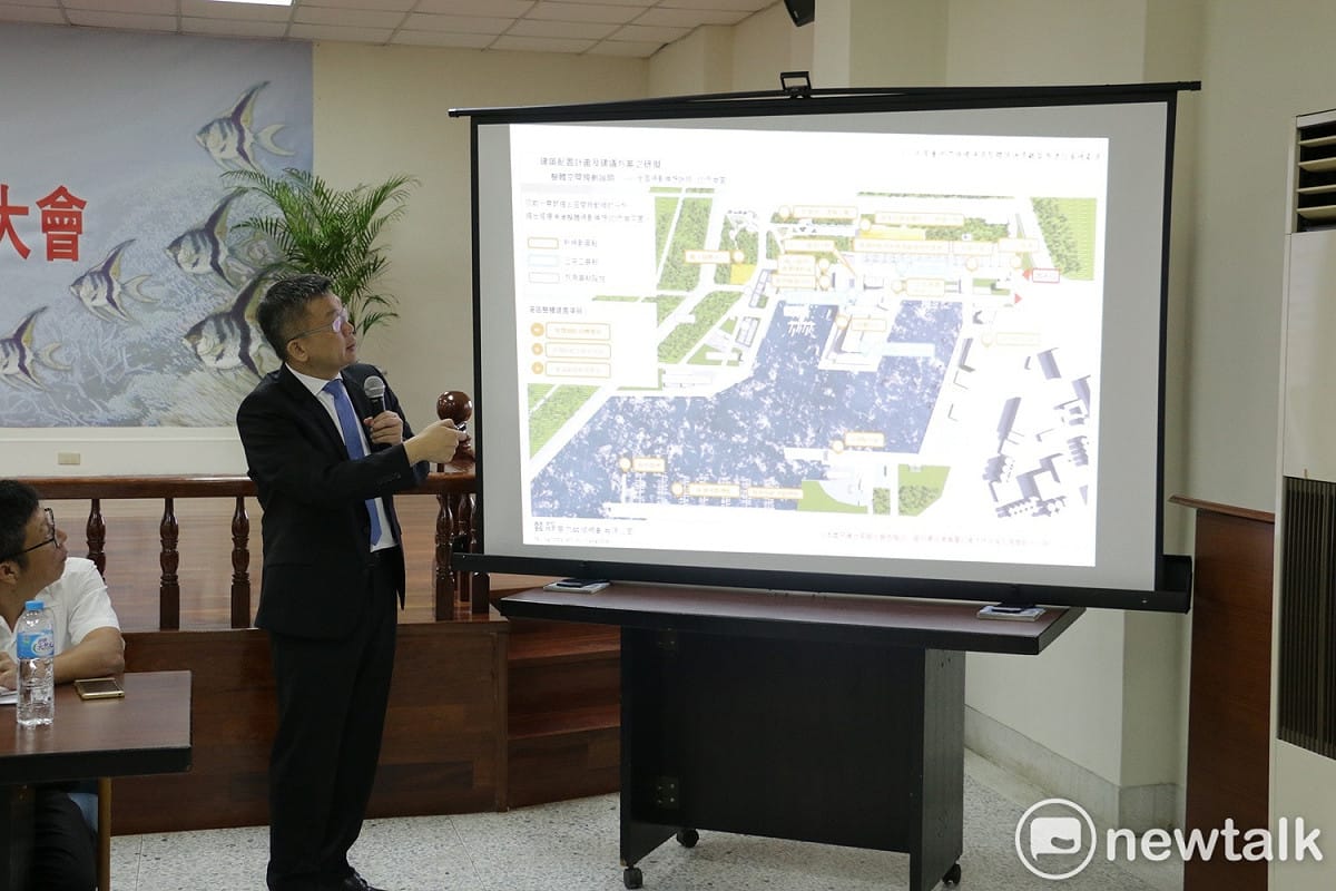 蔡其昌邀集相關單位討論梧棲漁港能轉型國際觀光漁港相關事宜。 唐復年/攝