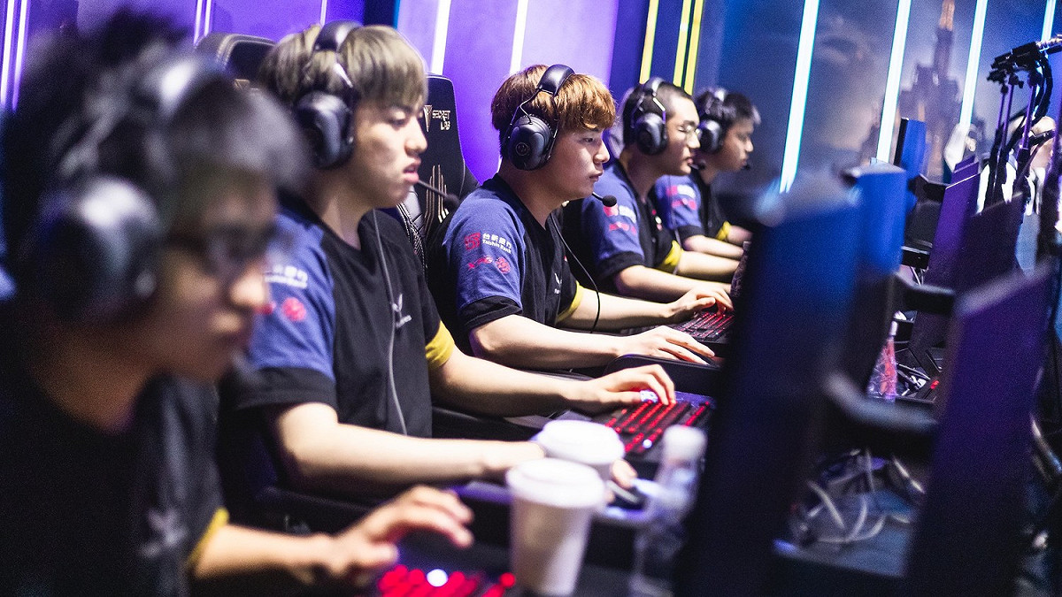 閃電狼讓一追三擊敗獨聯LCL代表VEG，晉級季中賽小組賽。 圖：翻攝LoL Esports Photo Flickr