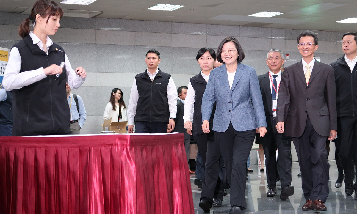 總統蔡英文8日上午出席在南港世貿舉行的第22屆台北國際安全科技應用博覽會。 圖：林朝億/攝