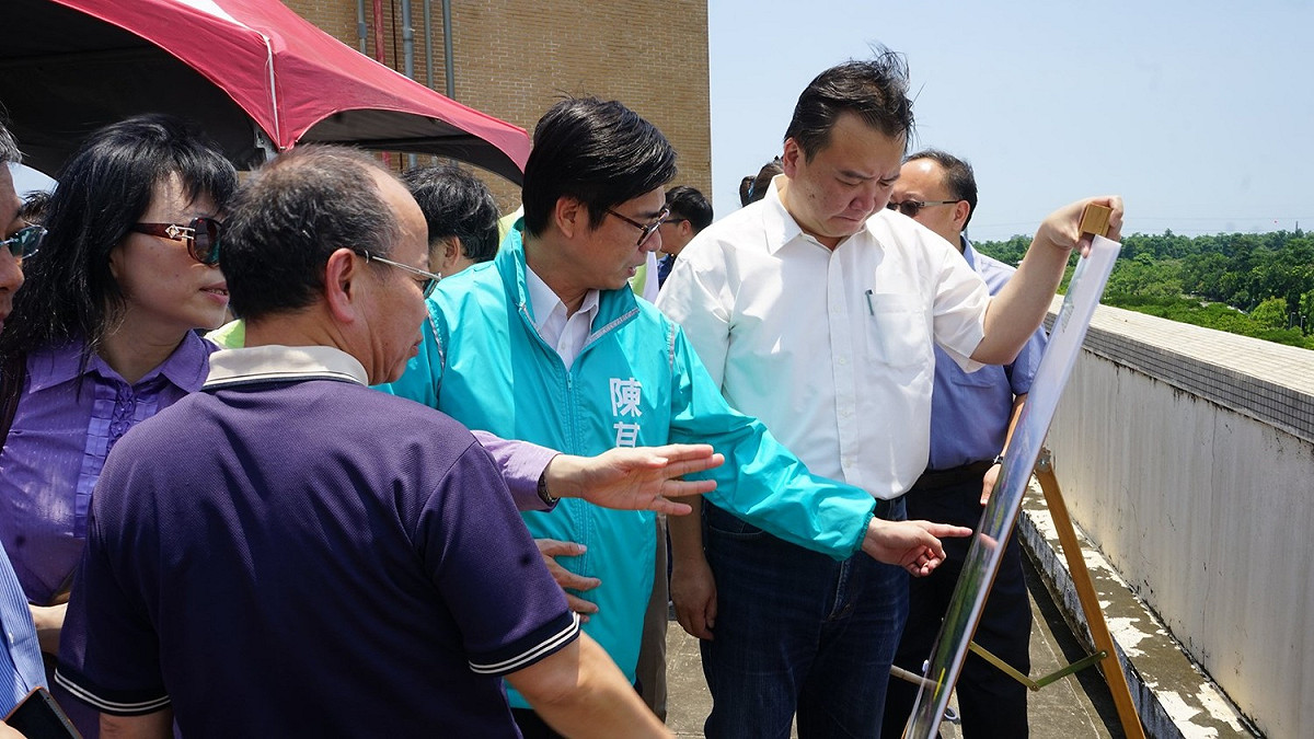 行政院副院長陳其邁視察橋頭科學園區。 圖：擷自陳其邁臉書