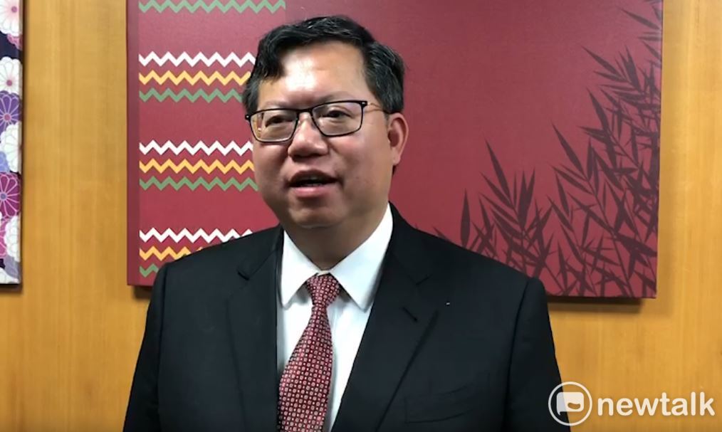 鄭文燦將英德爭比喻為考英文或考德文，對卓榮泰這為「泰」文主考官是很困難的議題。 圖：林昀真／攝