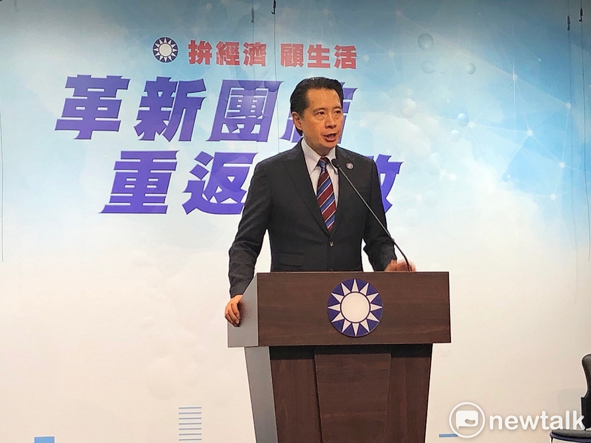 國民黨發言人歐陽龍下午轉述中常會內容。 圖：趙婉淳／攝