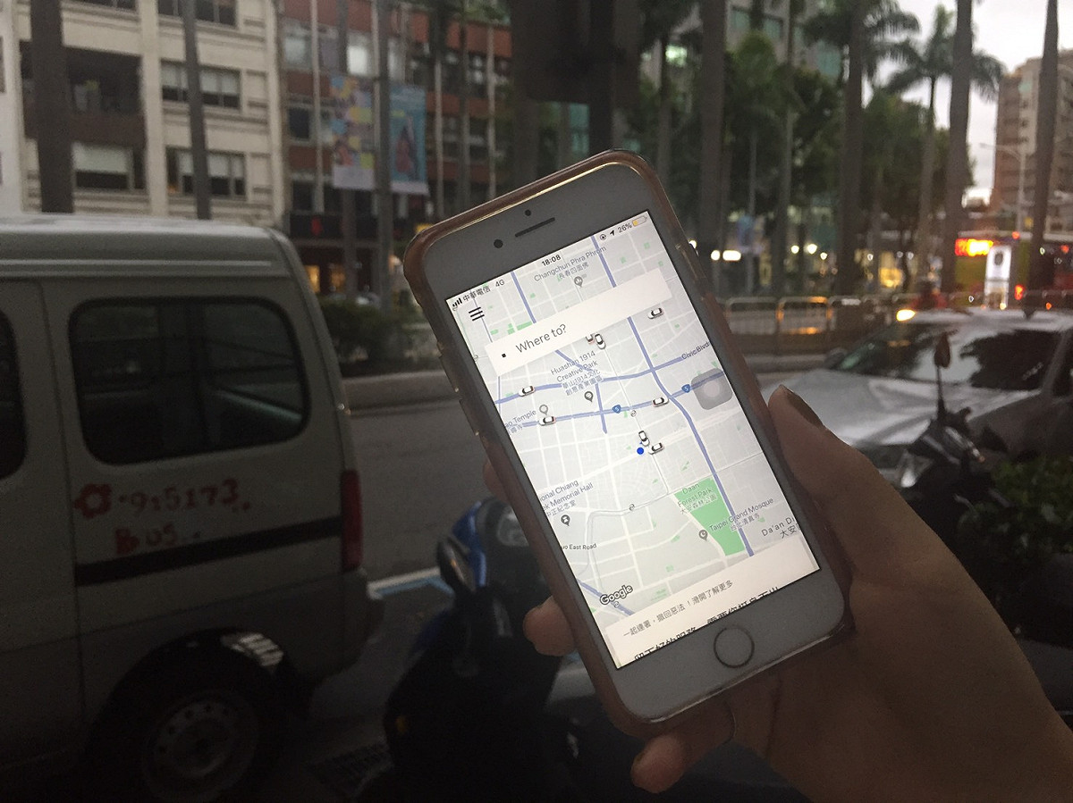 台灣計程車產業發展聯盟今日表示將輔導Uber司機轉業。 圖：新頭殼資料照