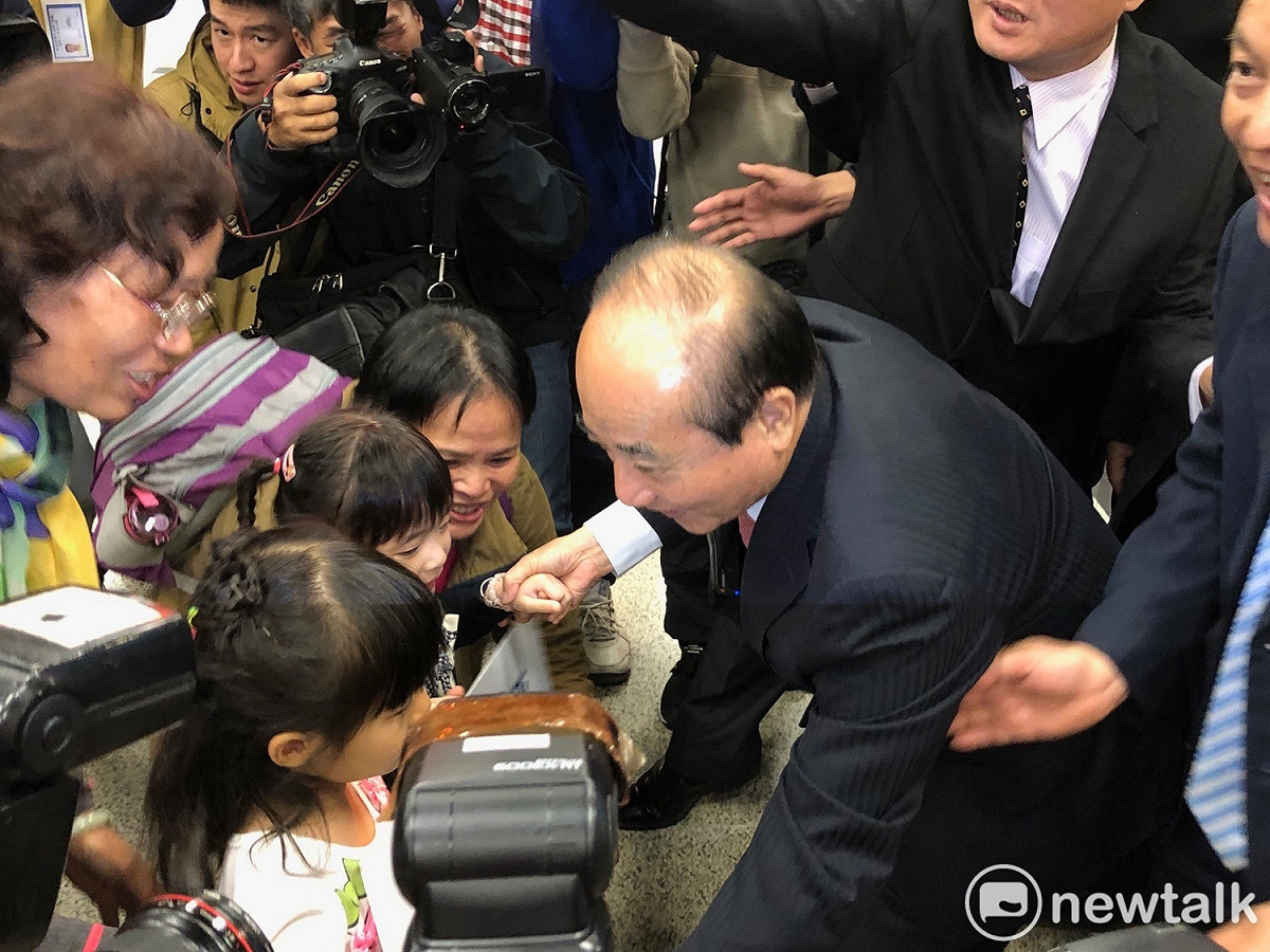 爭取國民黨總統初選的前立法院長王金平今（8）天結束廈門祭祖行晚間返台。 圖：趙婉淳／攝