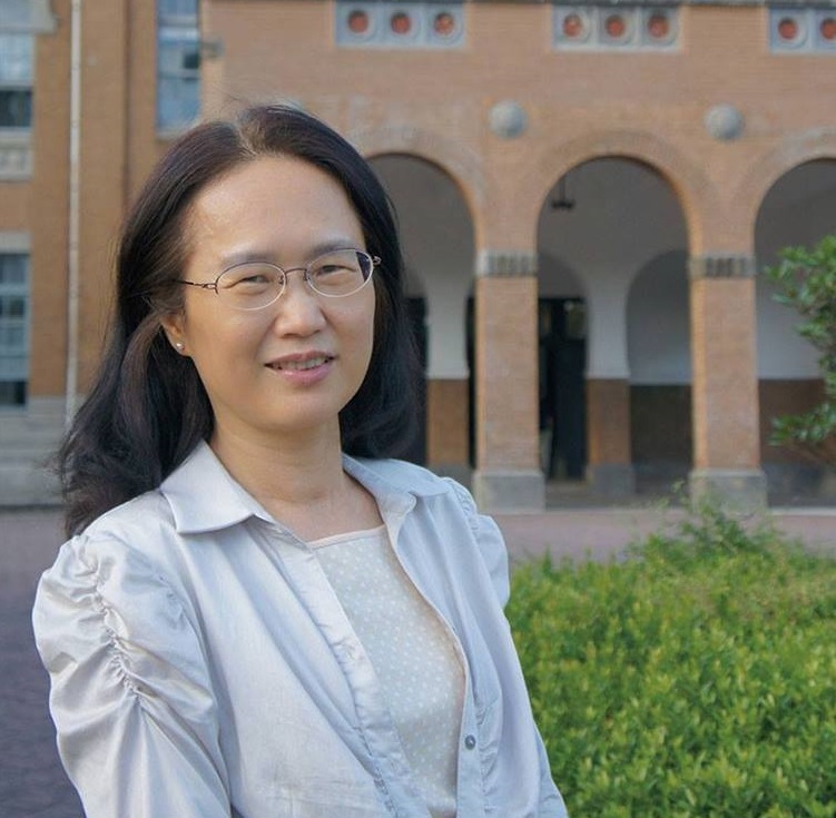 台大歷史系教授周婉窈指史籍上記載台灣被納入中國版圖，最早在清朝康熙二十三年（1684），台灣自古不屬於中國。 圖：翻攝自周婉窈臉書