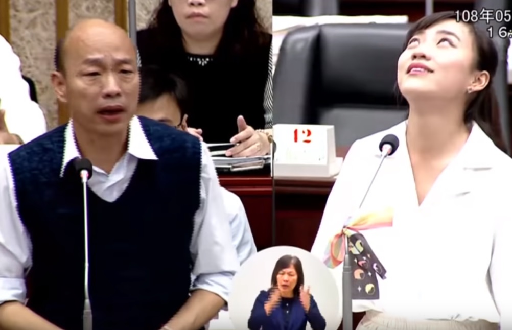 高雄市府昨 (10) 天發布自由貿易經濟特區說帖電子檔，黃捷看完之後直呼「簡陋空洞的內容反而坐實了他（韓）所謂的『像小學生』」。 圖：翻攝自黃捷youtube頻道