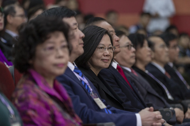 蔡英文總統今（10）天出席高階公務員培訓典禮。 圖：總統府提供
