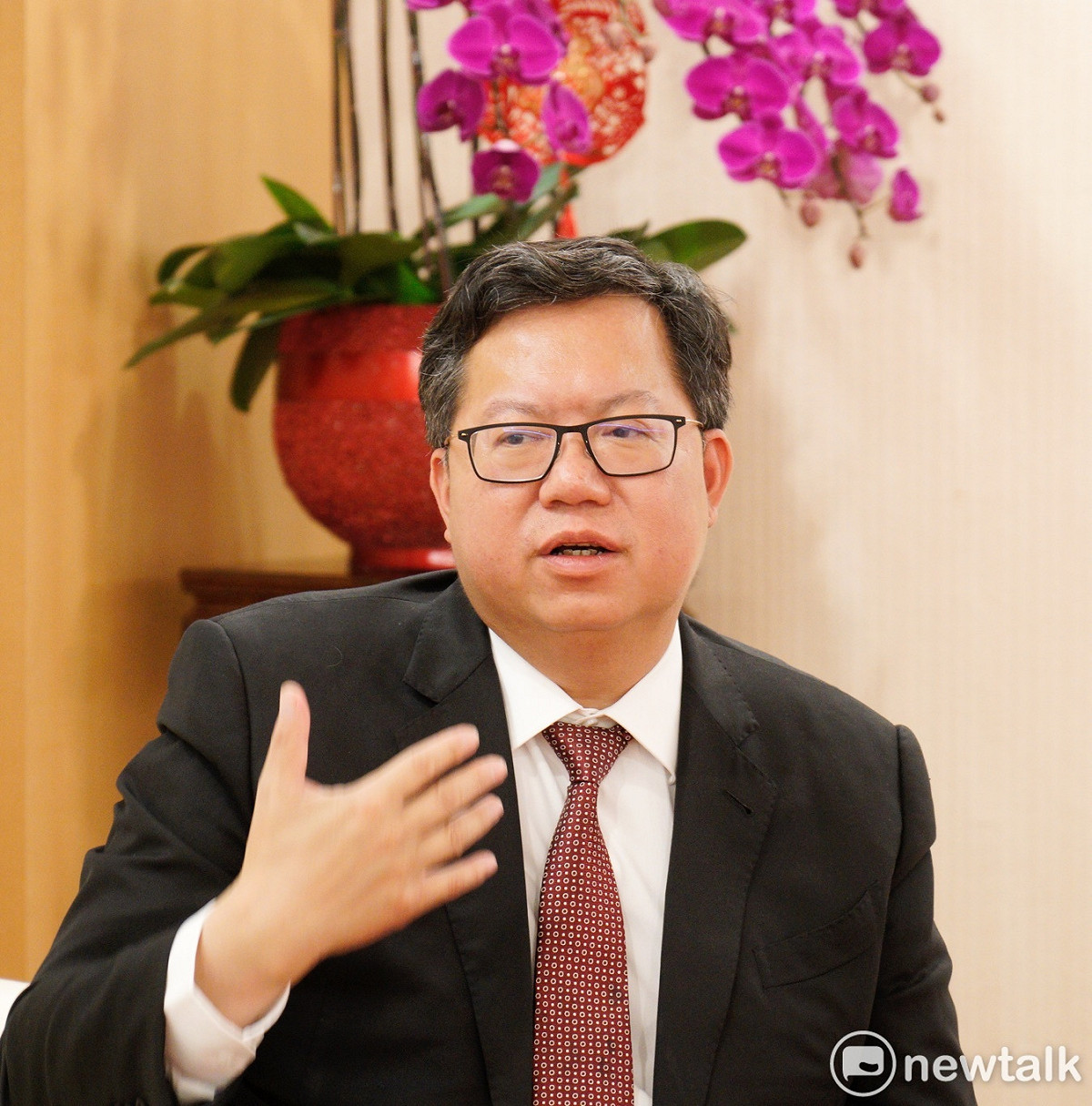 鄭文燦認為，選舉可以喊口號，但執政要落實，「要做好直轄市長就是要一步一腳印。 圖：張良一／攝