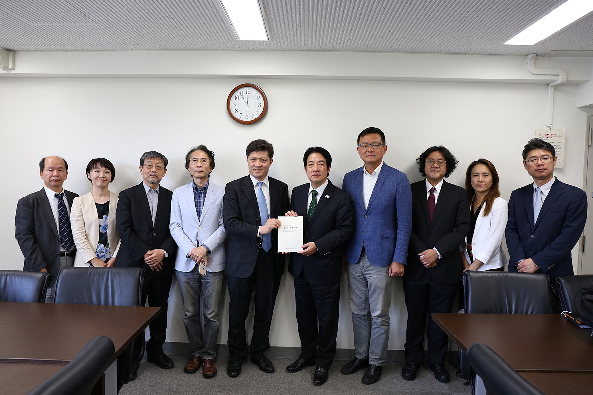 前行政院長賴清德今天早上到東京大學參與座談會與日本多名學者探討台日合作關係。 圖：賴清德辦公室/提供