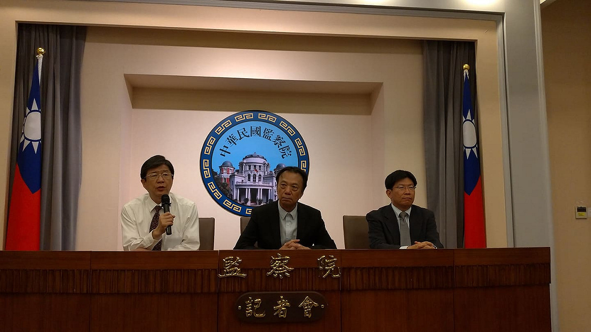 監察委員高涌誠（右）、蔡崇義（左）。 圖：陳佩君／攝
