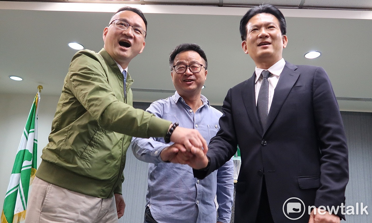 蔡陣營代表阮昭雄、民進黨秘書長羅文嘉及賴陣營代表林俊憲。 圖：林朝億/攝